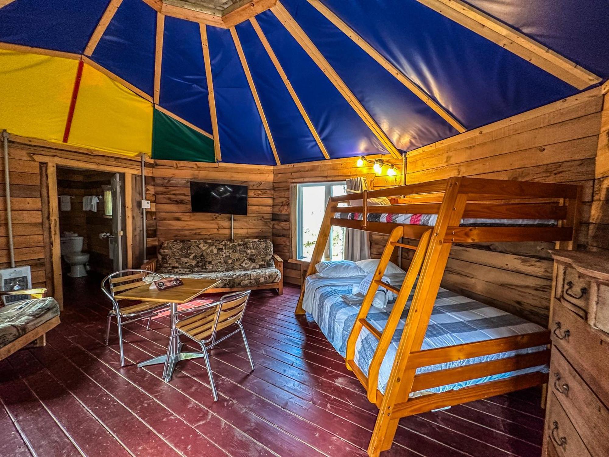 Auberge Du Vieux Moulin Sainte-Emélie 外观 照片