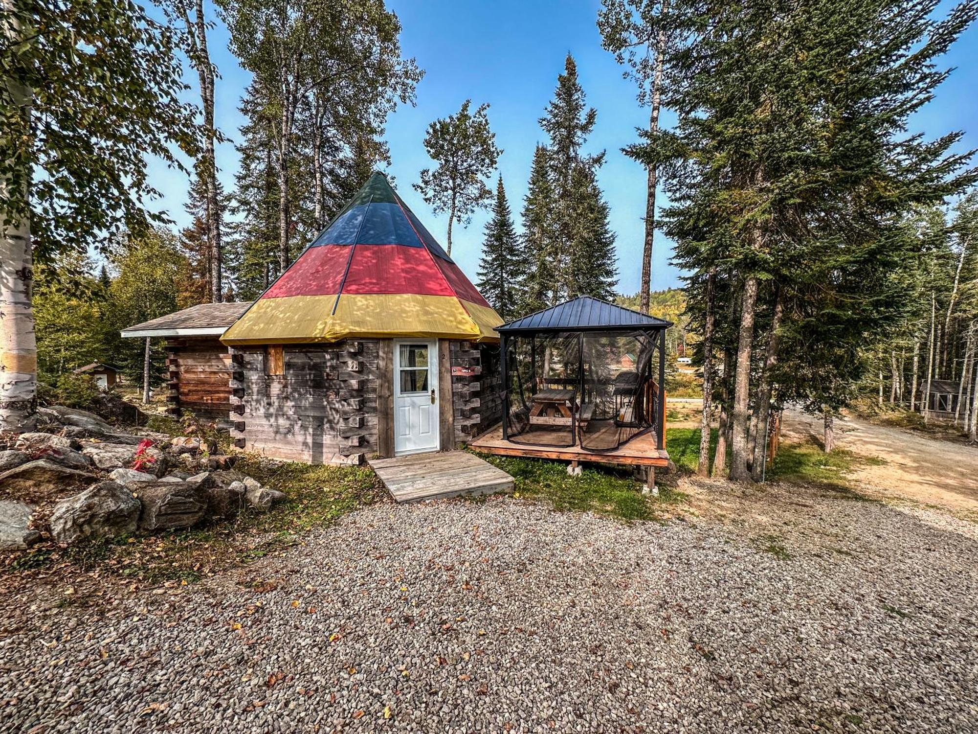 Auberge Du Vieux Moulin Sainte-Emélie 外观 照片