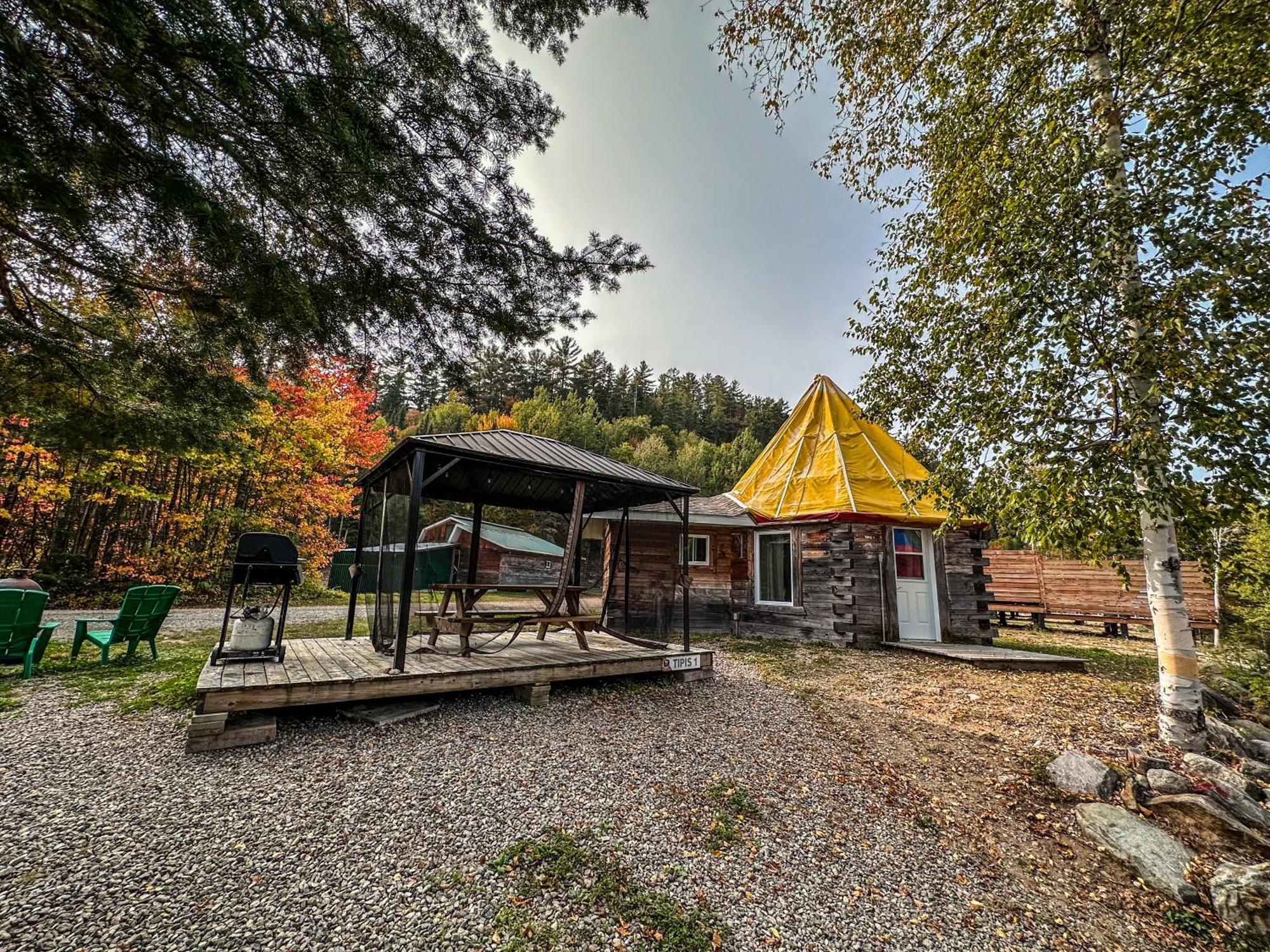 Auberge Du Vieux Moulin Sainte-Emélie 外观 照片